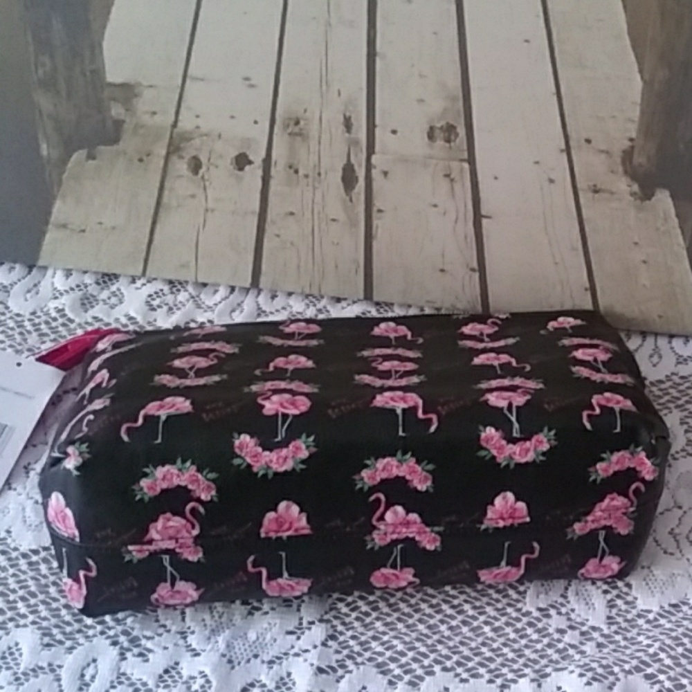 Betsey Johnson Flamingo Wristlet - Picture 5 of 8